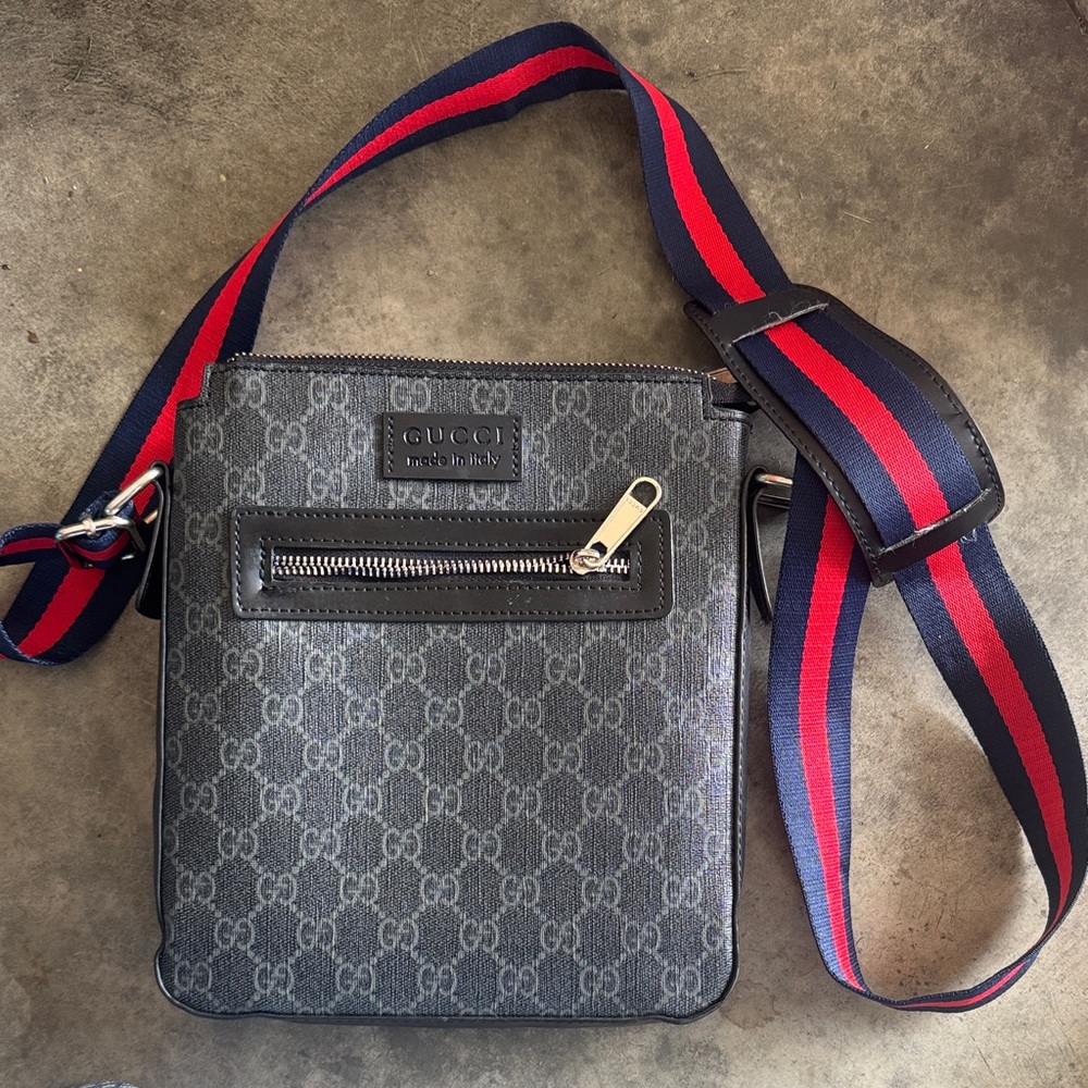 Gucci Black GG Supreme Messenger Bag with Red and Blue Web Strap